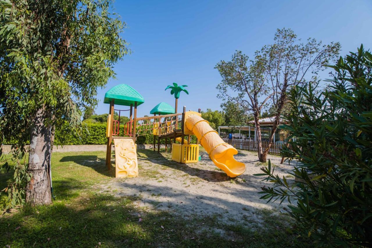 Camping Le Palme Marina Di Bibbona Exterior foto